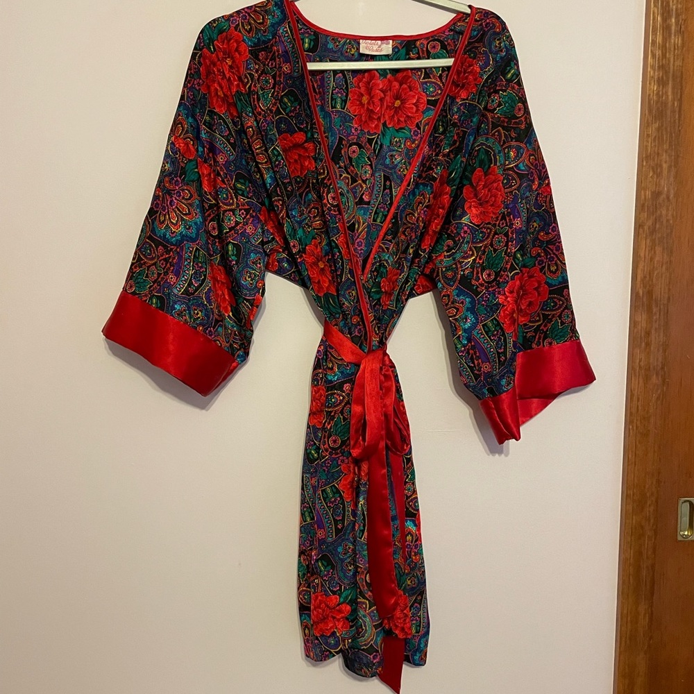 Vintage Violets and Roses Silk Robe - Picture 2 of 4